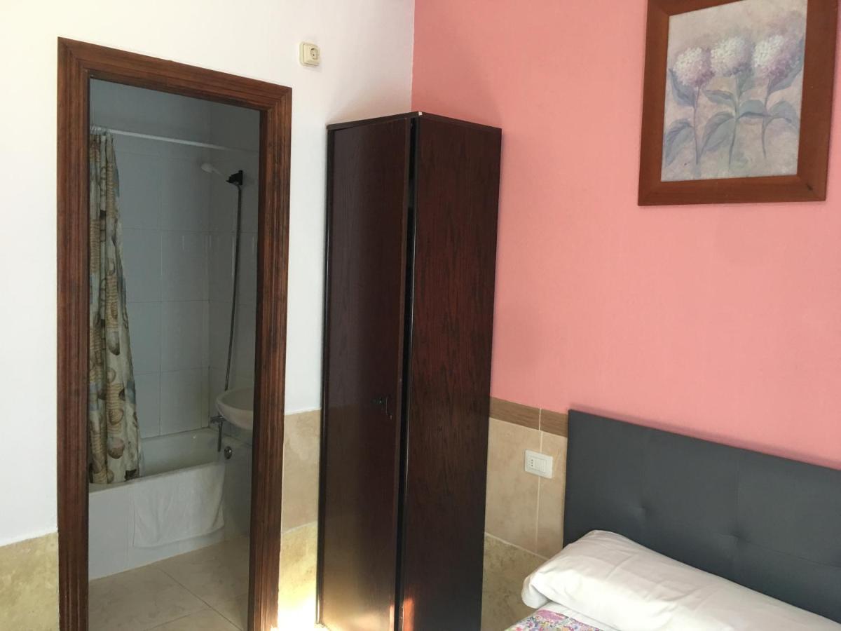 Hotel Hostal O Labrador O Hospital Esterno foto